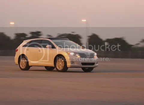 Toyota Venza 2.7 Ngoi Sao Xe Nhap Khau Tai Viet Nam (2)