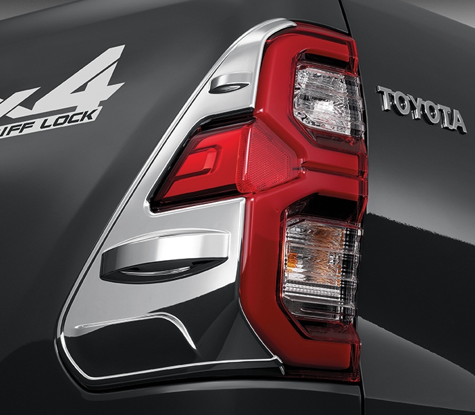 Vien Trang Tri Den Hau Ma Crom Hilux 2 4l 4x2 Mt